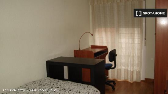 Habitación en piso compartido en Zaragoza - ZARAGOZA