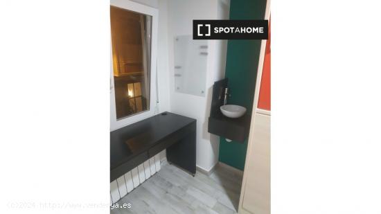 Habitación en piso compartido en Zaragoza - ZARAGOZA