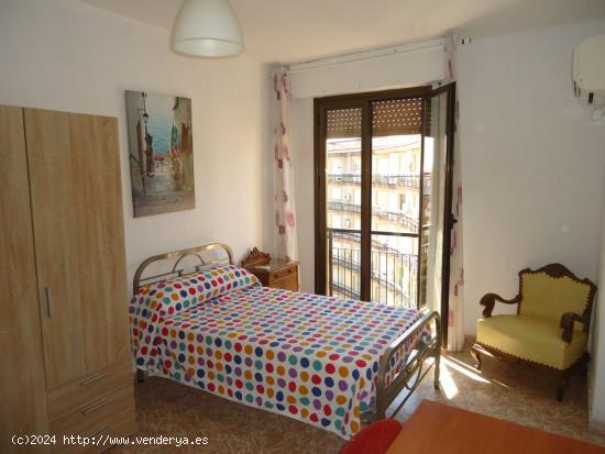  Habitación en piso compartido en Córdoba - CORDOBA 