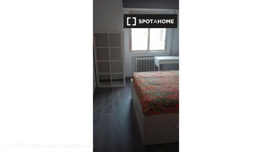 Habitación en piso compartido en Salamanca - SALAMANCA