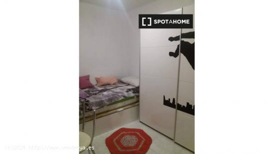 Habitación en piso compartido en Salamanca - SALAMANCA