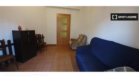 Habitación en piso compartido en Salamanca - SALAMANCA