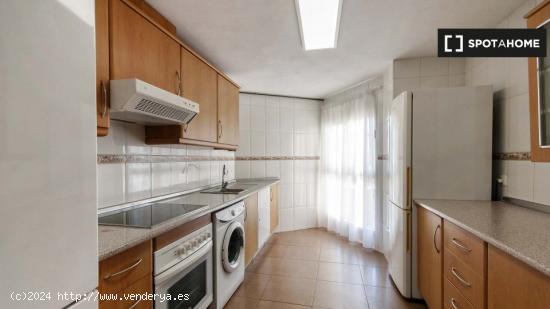 Se alquila habitación en Pio XII, Alicante- Solo chicas - ALICANTE