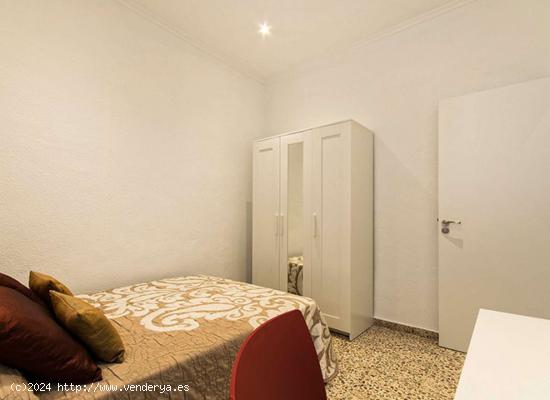 Habitación en piso compartido en Alicante - Solo chicas - ALICANTE