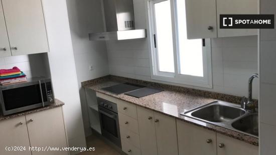 Alquiler de habitaciones en piso de 4 dormitorios en Murcia - MURCIA