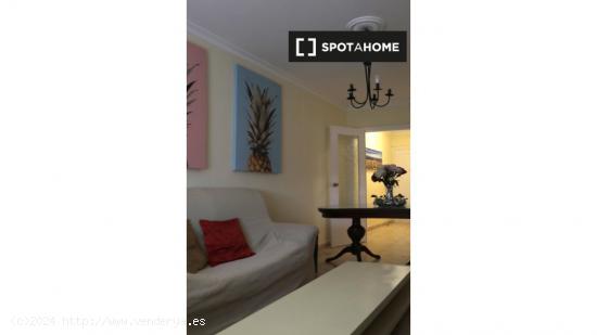 Habitación en piso compartido en Sevilla - SEVILLA