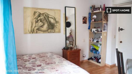 Habitación en piso compartido en Sevilla - SEVILLA