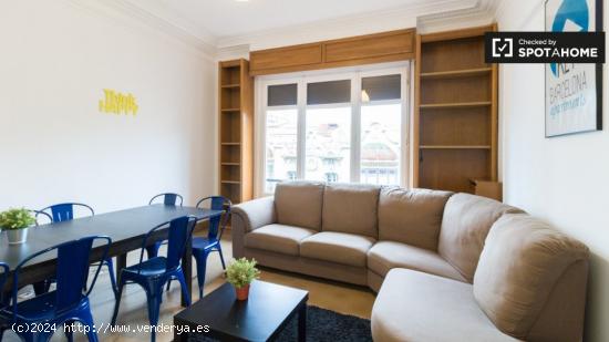 Alquiler de habitaciones en piso de 8 habitaciones en Barcelona - BARCELONA