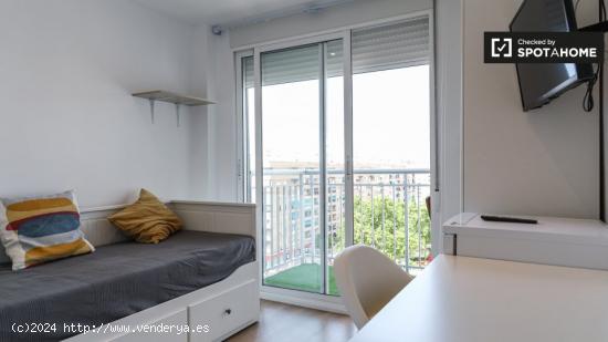 Habitaciones en alquiler en apartamento de 4 dormitorios en Valencia. - VALENCIA