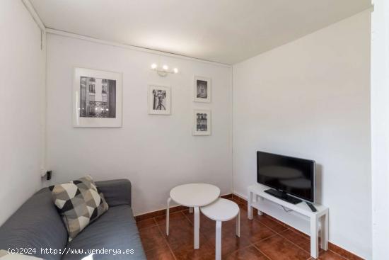  Apartamento de 1 dormitorio en alquiler en El Raval - BARCELONA 