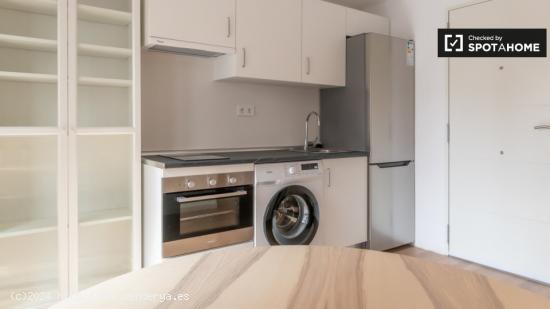 Apartamento de 2 dormitorios en alquiler en Madrid - MADRID