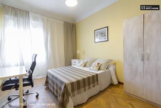  Habitación doble con excelentes vistas en un apartamento de 5 dormitorios, Salamanca. - MADRID 