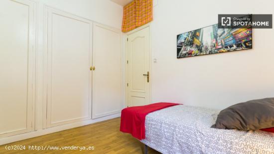 Maravillosa habitación con calefacción en piso compartido, Latina - MADRID