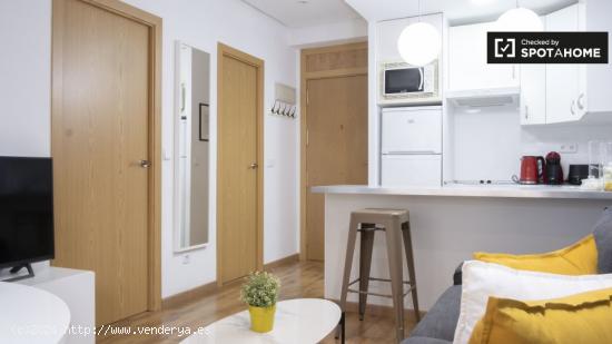 apartamento de 1 dormitorio, renovado y bien amueblado en el barrio de lujo - MADRID