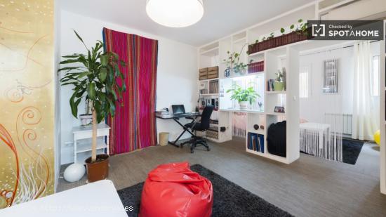 Muy bien decorado apartamento de 1 dormitorio en alquiler en el centro de Madrid - MADRID