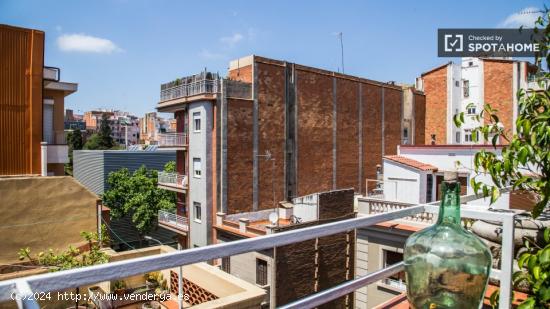 Apartamento de 3 dormitorios con hermosa terraza en alquiler en Horta Guinardó - BARCELONA