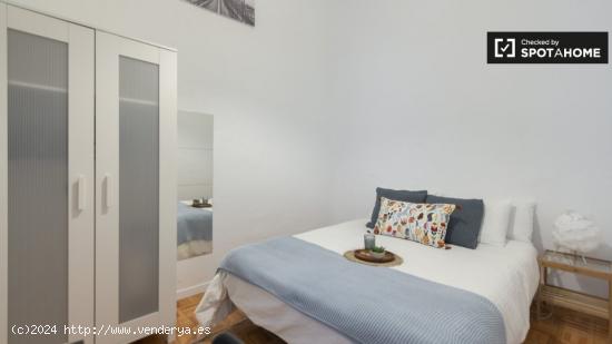 Relajante habitación con calefacción en piso compartido, Puerta del Sol - MADRID