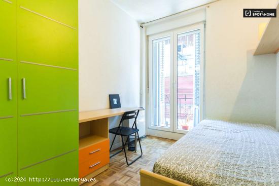  Habitación soleada con llave independiente en apartamento compartido, Atocha y Delicias - MADRID 