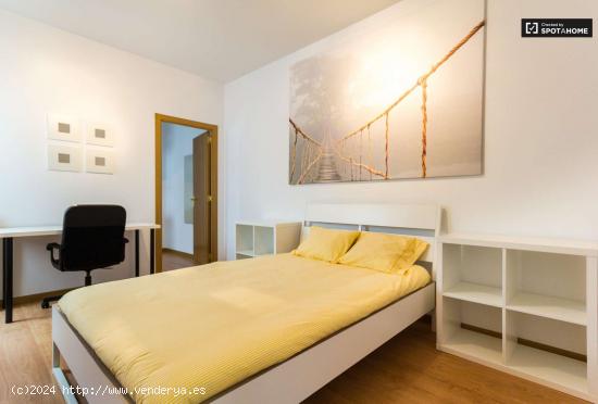  Habitación acogedora con calefacción en piso compartido, Latina - MADRID 