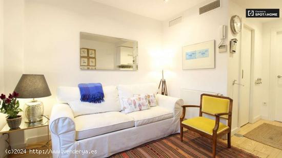  Precioso apartamento de 1 dormitorio con terraza y aire acondicionado en alquiler en Salamanca, Metr 