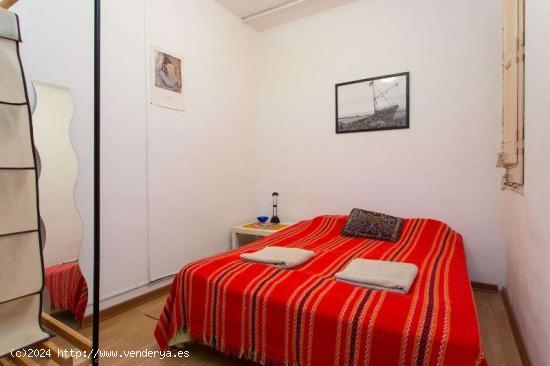 Alquiler de habitaciones en piso de 3 dormitorios en El Poble-Sec, Barcelona - BARCELONA