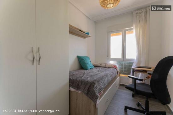  Alquiler de habitaciones en piso de 3 dormitorios en La Malva-Rosa - VALENCIA 