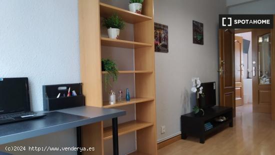 Habitación en piso compartido en Zaragoza - ZARAGOZA