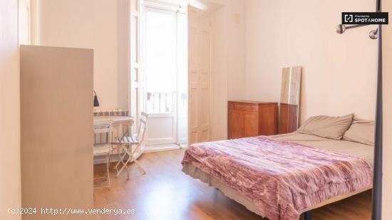  Habitaciones para alquilar en apartamento de 5 dormitorios en Madrid - MADRID 