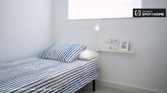 Apartamento de 2 dormitorios en alquiler en Valencia - VALENCIA