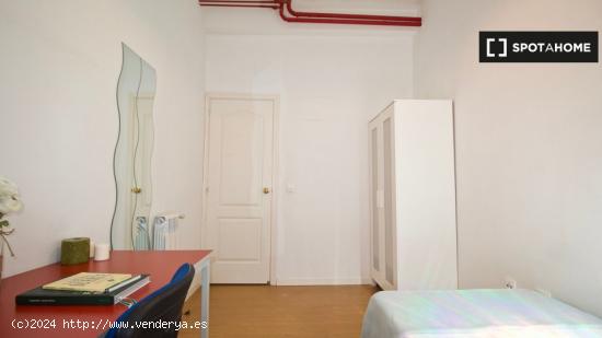 Alquiler de habitaciones en piso de 7 dormitorios en Chamberí, Madrid - MADRID