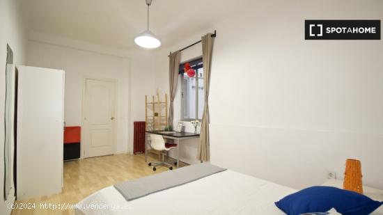 Alquiler de habitaciones en piso de 7 dormitorios en Chamberí, Madrid - MADRID