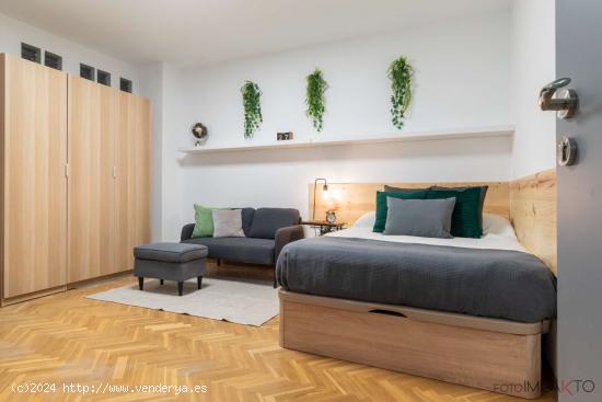  ¡Habitaciones en alquiler en un piso de 7 habitaciones en Madrid! - MADRID 