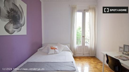 ¡Habitaciones en alquiler en un apartamento de 6 habitaciones en Madrid! - MADRID