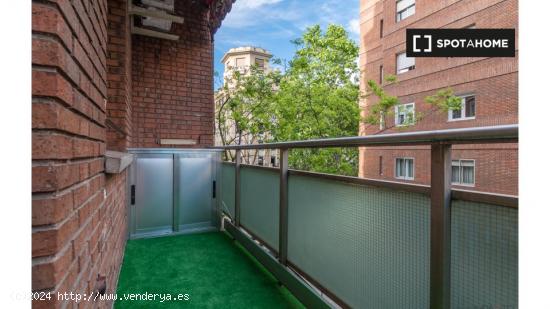 ¡Habitaciones en alquiler en un apartamento de 5 habitaciones en Madrid! - MADRID