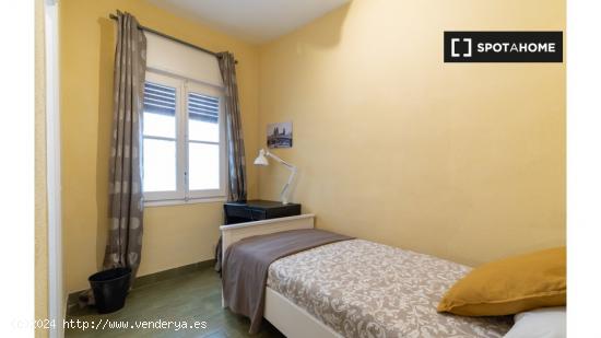 ¡Habitaciones en alquiler en un apartamento de 5 habitaciones en Madrid! - MADRID