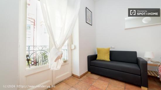 Vivienda con escritorio en piso compartido, Eixample. - VALENCIA