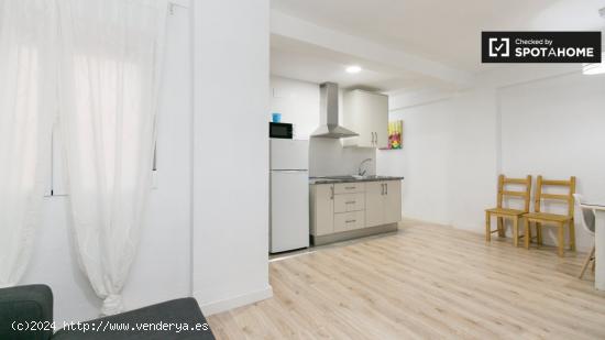 Amplio apartamento de 3 dormitorios en alquiler en San Anton - GRANADA