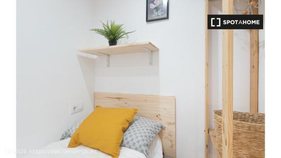 Habitaciones en piso de 5 dormitorios en El Born, Barcelona - BARCELONA