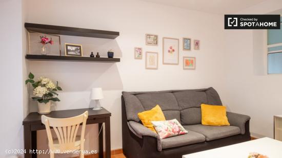 Apartamento de 1 dormitorio en alquiler en Embajadores, Madrid - MADRID