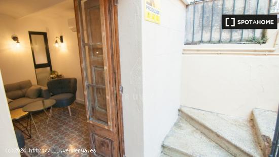 Apartamento entero de 2 dormitorios en Barcelona. - BARCELONA