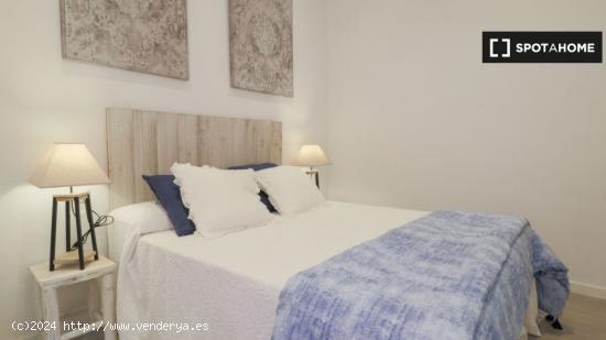 Apartamento de 2 dormitorios en alquiler en San Felipe Nerí, Málaga - MALAGA