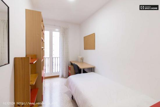  Se alquila habitación en piso de 1 dormitorio en Eixample, Barcelona - BARCELONA 