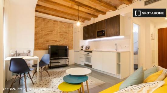 Apartamento entero de 2 dormitorios en Barcelona. - BARCELONA