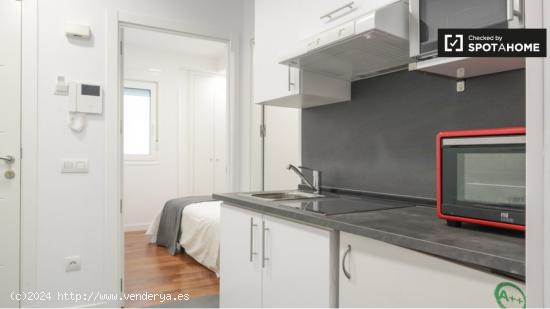 Apartamento de 1 dormitorio en alquiler en Embajadores, Madrid - MADRID