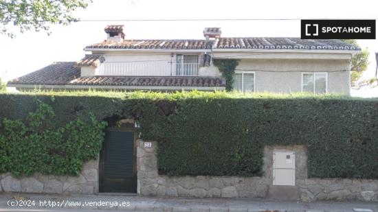 Habitación en piso compartido en Villaviciosa de Odón. - MADRID