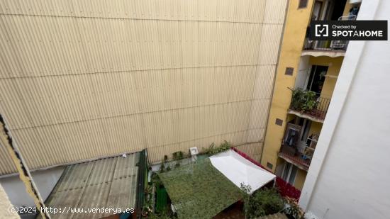 Bonito apartamento de 2 dormitorios junto a Las Ramblas, Barcelona - BARCELONA