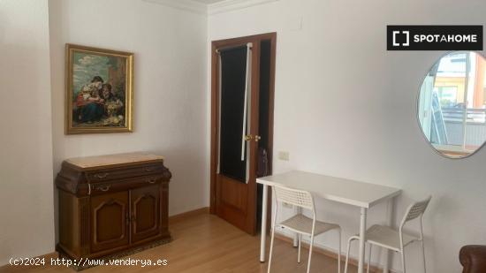 Habitación en piso compartido en valencia. - VALENCIA