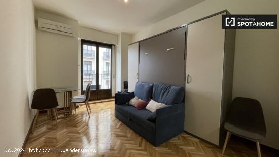 Apartamento de 1 dormitorio en alquiler en Cortes, Madrid - MADRID