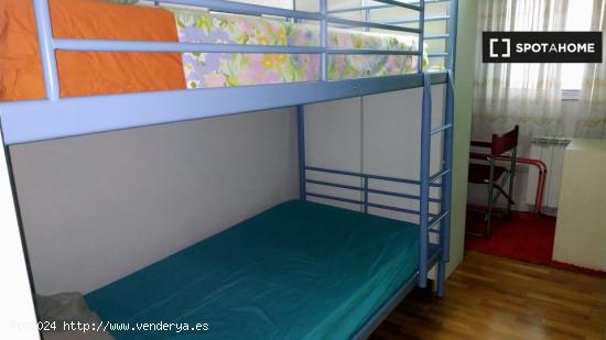 Dormitorio doble en piso de 3 dormitorios - MADRID