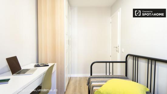 Habitación luminosa en alquiler en apartamento de 3 dormitorios en Getafe - MADRID